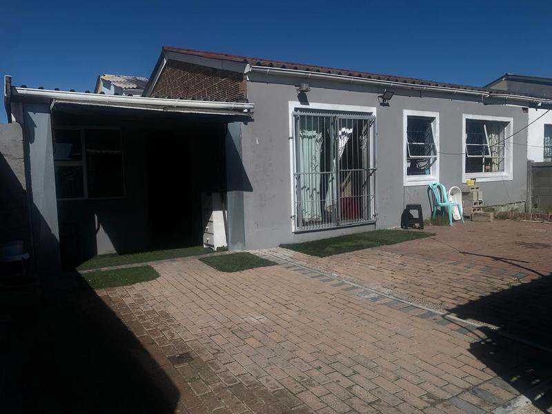 4 Bedroom Property for Sale in Beacon Valley Western Cape